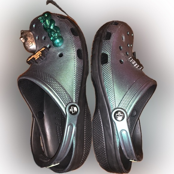 CROCS Harry Potter Men’s Iridescent The Dark Arts Lord Voldemort Foam Sandals 11 main image 9